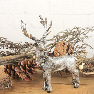 VEADO COM COROA DE NATAL